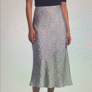 Elegant Black and White Leopard Print Skirt